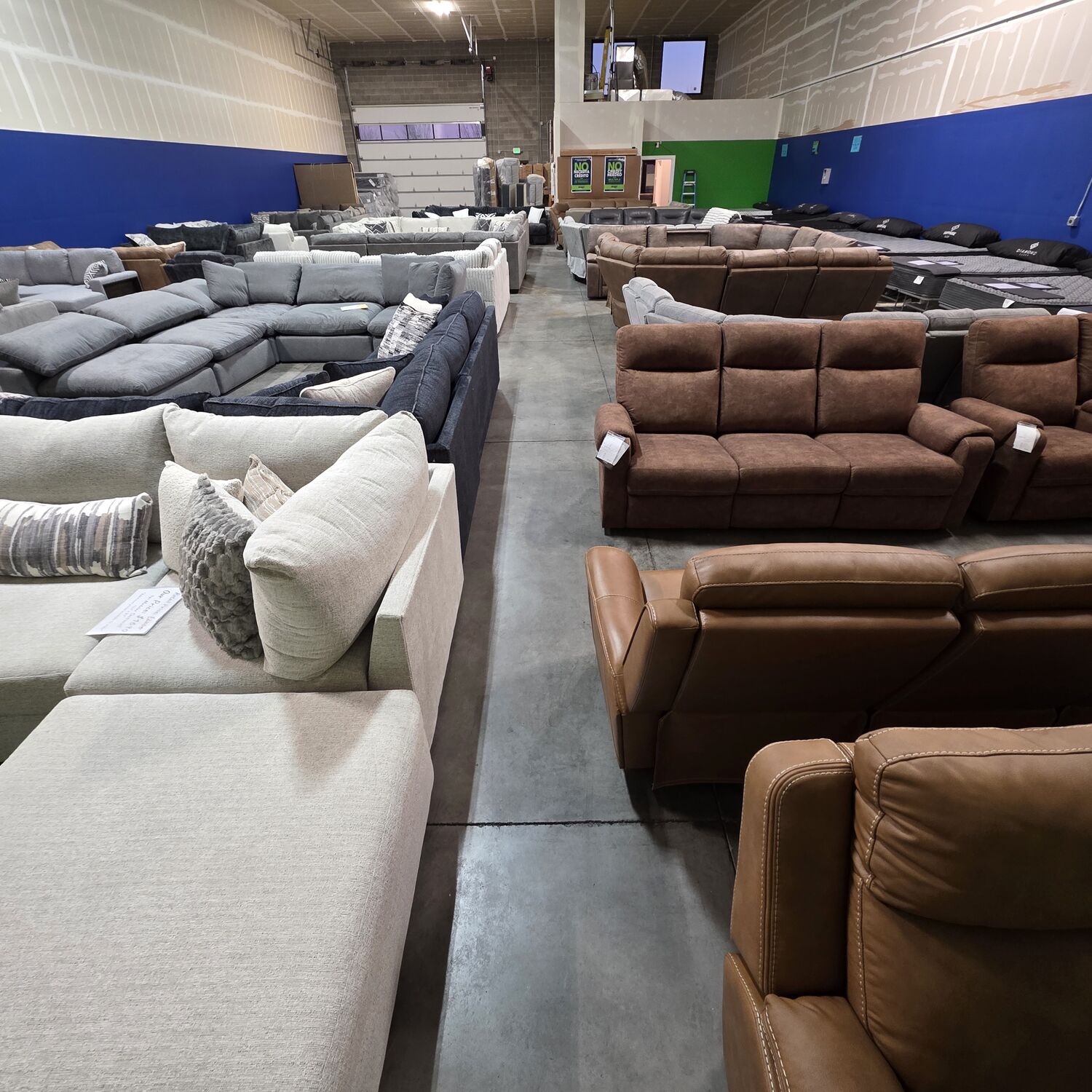 Living room furniture in stock at BoxDrop West Jordan 19